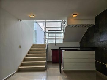 CASA EN VENTA EN CIUDAD SATELITE EN CALLE CERRADA