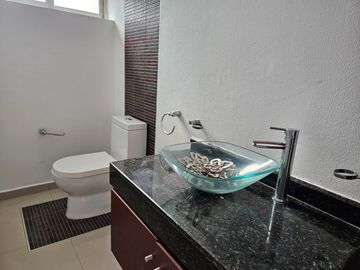 CASA EN VENTA EN CIUDAD SATELITE EN CALLE CERRADA
