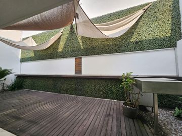 CASA EN VENTA EN CIUDAD SATELITE EN CALLE CERRADA