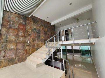 CASA EN VENTA EN CIUDAD SATELITE EN CALLE CERRADA