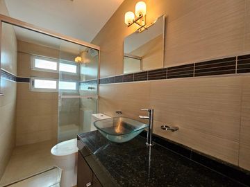 CASA EN VENTA EN CIUDAD SATELITE EN CALLE CERRADA