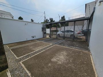 CASA EN VENTA EN CIUDAD SATELITE EN CALLE CERRADA