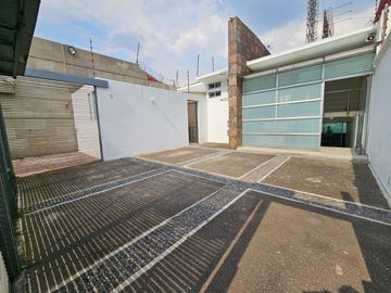 CASA EN VENTA EN CIUDAD SATELITE EN CALLE CERRADA