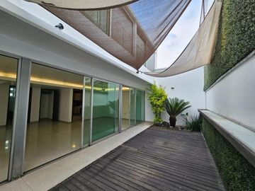 CASA EN VENTA EN CIUDAD SATELITE EN CALLE CERRADA
