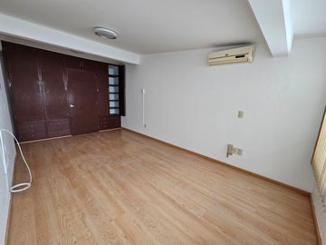 CASA EN VENTA EN CIUDAD SATELITE EN CALLE CERRADA