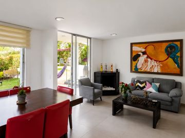 Casa en venta El Retiro | con jardín privado