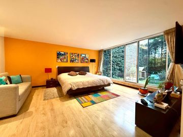 Apartamento en venta de 4 habitaciones con jardín en Bogotá, Cerros de Suba.