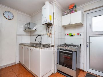 Acogedora casa en tranquilo barrio de Las Condes. Libre de grandes edificaciones!!