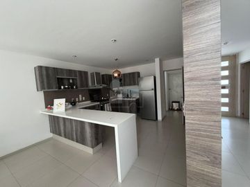 Venta casa en condominio en Zibatá, Querétaro