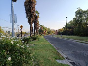 PARCELA DE 5.500 M2 CONDOMINIO POLO DE MANQUEHUE I CHICUREO