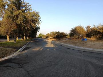 PARCELA DE 5.500 M2 CONDOMINIO POLO DE MANQUEHUE I CHICUREO