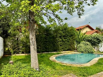 CASA DE 166 M2 5D 4B Y 732 DE TERRENO