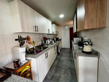 CASA DE 166 M2 5D 4B Y 732 DE TERRENO