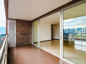 APARTAMENTO EN ARRIENDO UBICADO EN EL POBLADO SECTOR TRANSVERSAL INFERIOR