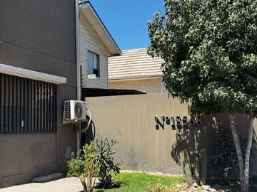 CASA EN CONDOMINIO LOMAS DE NOS 4D 3B