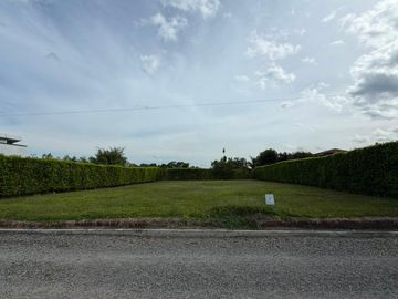 LOTE EN VENTA VIA BARCELONA/CALARCA