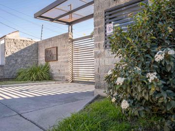 Departamento en Venta en Housing Zona Sur, un dormitorio con cochera, seguridad y SUM