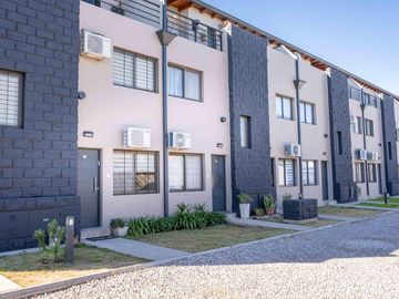 Departamento en Venta en Housing Zona Sur, un dormitorio con cochera, seguridad y SUM