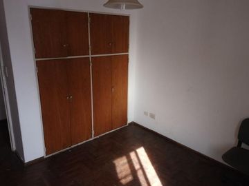 Vendo departamento  dos dormitorios Còrdoba-centro
