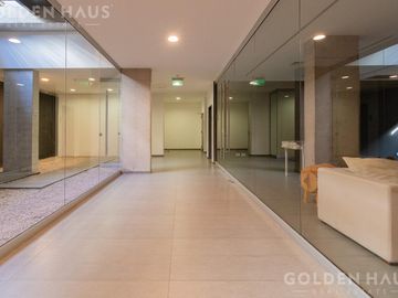 Vivir como en un Country en plena Ciudad: 2 Ambientes con Jardín y Amenities de Categoría