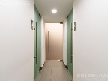 Vivir como en un Country en plena Ciudad: 2 Ambientes con Jardín y Amenities de Categoría
