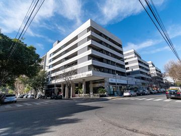 Vivir como en un Country en plena Ciudad: 2 Ambientes con Jardín y Amenities de Categoría