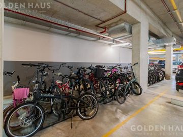Vivir como en un Country en plena Ciudad: 2 Ambientes con Jardín y Amenities de Categoría