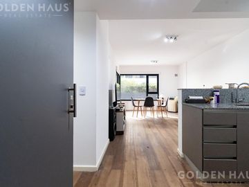 Vivir como en un Country en plena Ciudad: 2 Ambientes con Jardín y Amenities de Categoría