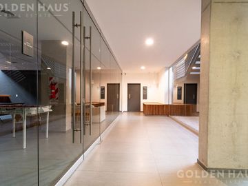 Vivir como en un Country en plena Ciudad: 2 Ambientes con Jardín y Amenities de Categoría