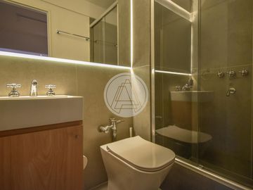 Departamento de 3 ambientes con cochera y baulera en venta - Apto crédito - Recoleta