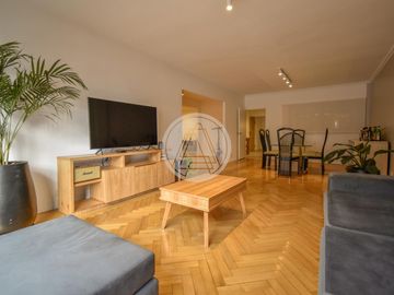Departamento de 3 ambientes con cochera y baulera en venta - Apto crédito - Recoleta