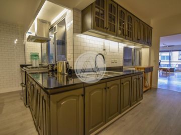 Departamento de 3 ambientes con cochera y baulera en venta - Apto crédito - Recoleta