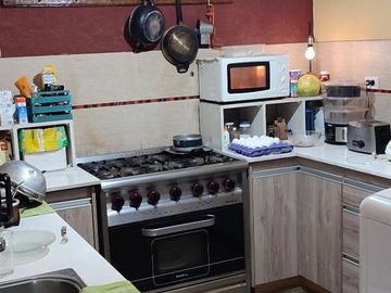 Venta en Block Casa con 2 locales al frente en el centro de Llavallol