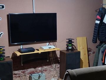 Venta en Block Casa con 2 locales al frente en el centro de Llavallol