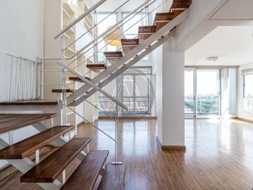 Departamento tres ambientes con cochera y terraza propia en Torre en venta - Chacarita