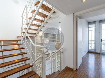 Departamento tres ambientes con cochera y terraza propia en Torre en venta - Chacarita