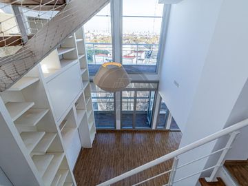 Departamento tres ambientes con cochera y terraza propia en Torre en venta - Chacarita