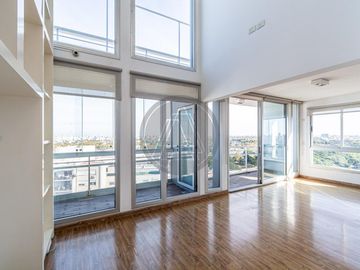 Departamento tres ambientes con cochera y terraza propia en Torre en venta - Chacarita