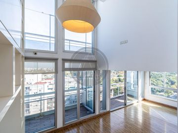 Departamento tres ambientes con cochera y terraza propia en Torre en venta - Chacarita