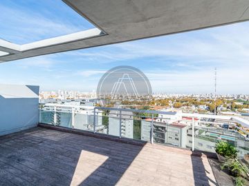 Departamento tres ambientes con cochera y terraza propia en Torre en venta - Chacarita