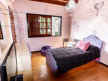 Venta Casa de 4 Dormitorios con Pileta y Quincho en Rosario Zona Sur - H DE L AQUINTANA 80 BIS