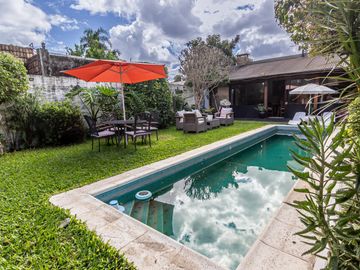 Venta Casa de 4 Dormitorios con Pileta y Quincho en Rosario Zona Sur - H DE L AQUINTANA 80 BIS
