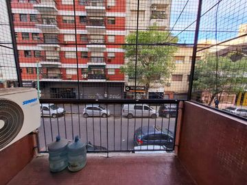 DEPARTAMENTO 2 AMBIENTES CON BALCÓN Y PATIO