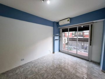 DEPARTAMENTO 2 AMBIENTES CON BALCÓN Y PATIO