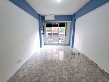 DEPARTAMENTO 2 AMBIENTES CON BALCÓN Y PATIO