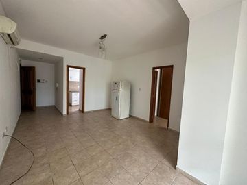 Departamento en  Alquiler. 1 e/ 64 y 65