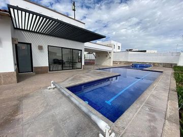 CASA EN VENTA | RECAM. PB |SALA A DOBLE ALTURA | CD. MADERAS MARQUÉS , QRO.