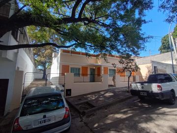 OPRTUNIDAD CASA RESTAURADA EN B° SAN VICENTE