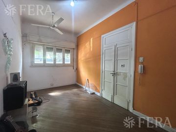 Venta de PH de 2 ambientes con cochera en Quilmes