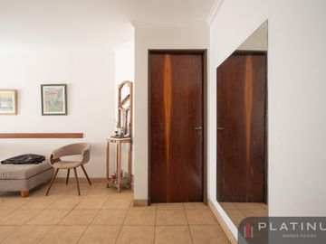 Departamento en Venta de 3 Dormitorios   Cuarto de Servicio con Escritura - Nueva Córdoba
